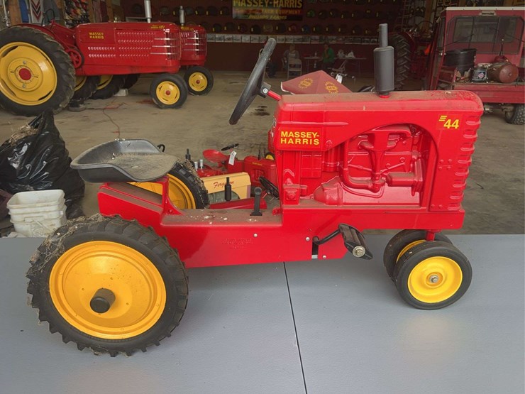 massey-ferguson-44-image-1