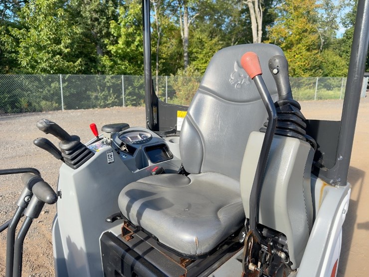 2022-bobcat-e20-image-27