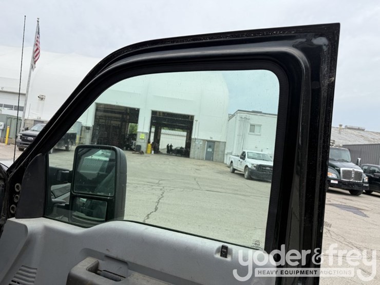 2016-ford-f350-xl-image-37