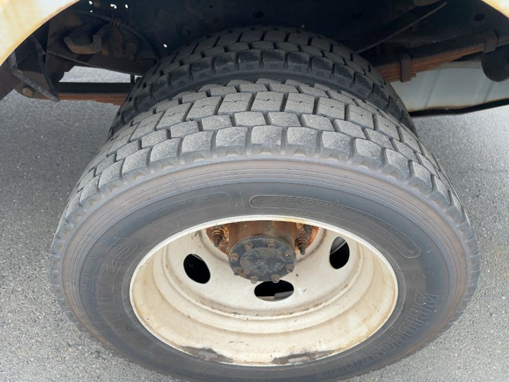 2008-ford-f550-xl-image-12