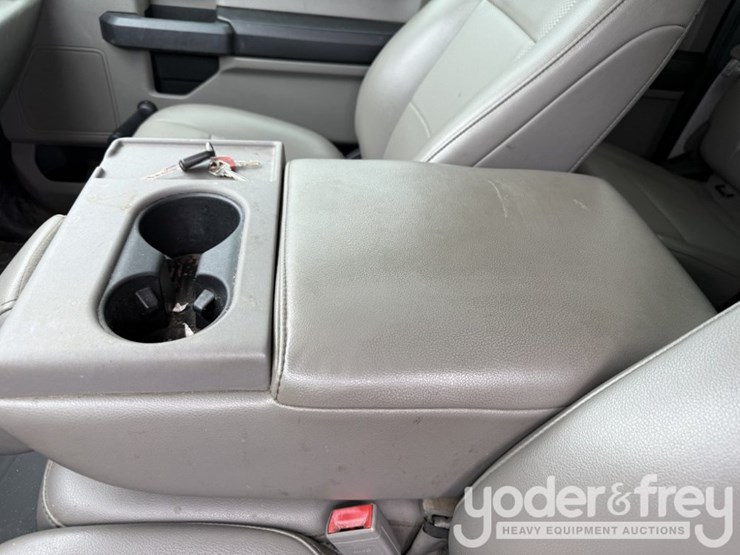 2020-ford-f150-image-8