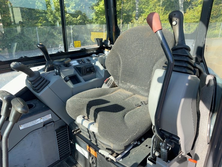 2021-bobcat-e42-image-28
