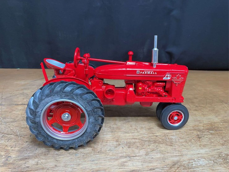 1/16-farmall-super-md-ta-2007-ontario-nib-sm-image-8