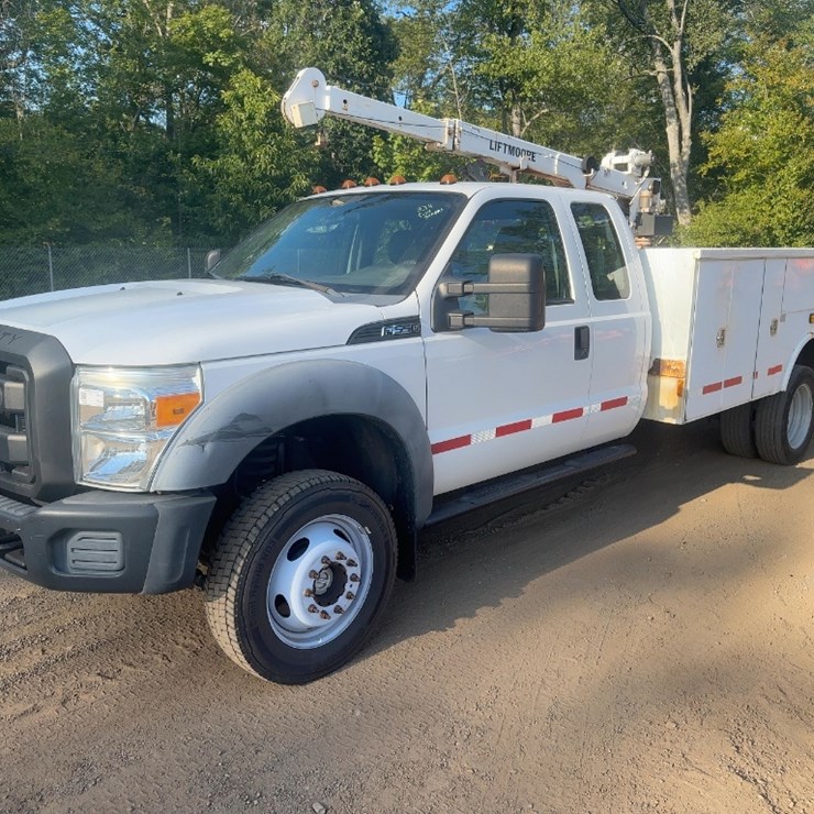 2012 FORD F550 XL
