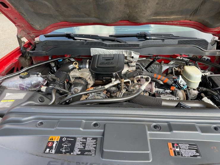 2015-chevrolet-silverado-2500hd-image-14