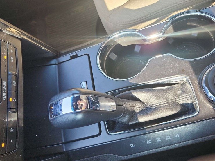 2017-ford-explorer-image-9