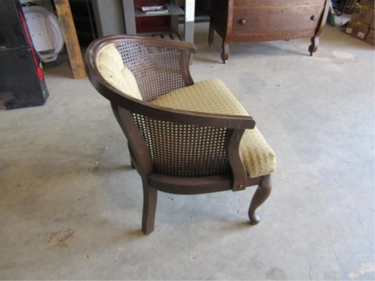 chair-w/padded-seat-nice-image-4