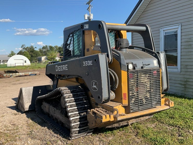 2014-deere-333e-image-11