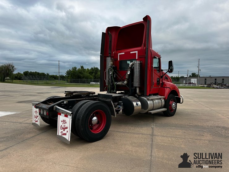 2016-kenworth-t440-image-5
