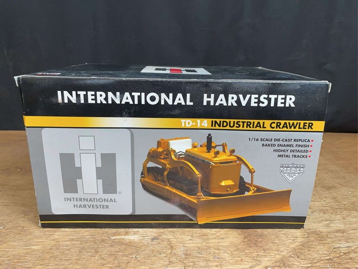 1/16-ih-td-14-industrial-crawler-nib-sc-image-5