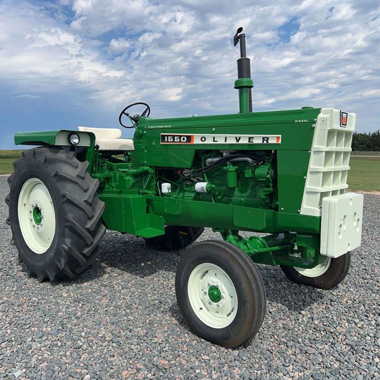 1967 OLIVER 1550
