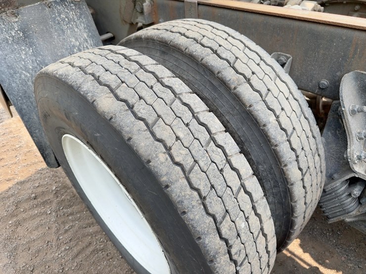 2018-kenworth-t800-image-23