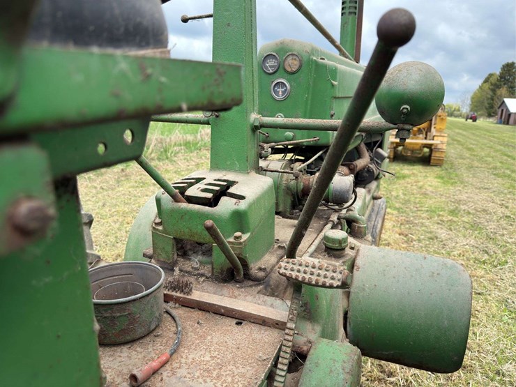 john-deere-b-image-10