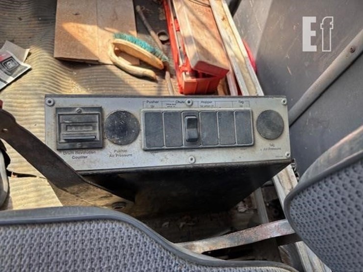 1995-ford-l8000-image-13