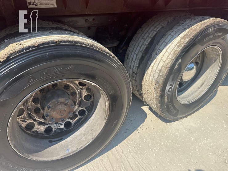 2016-kenworth-t880-image-15