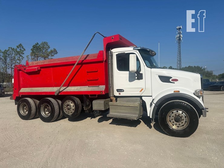 2019-peterbilt-567-image-1
