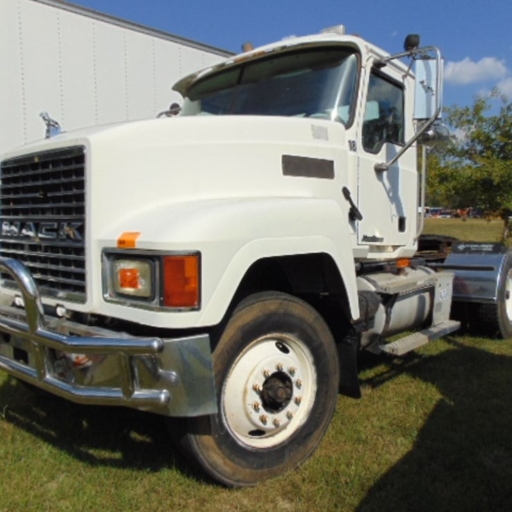 2004 MACK CH613