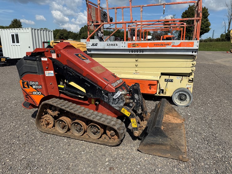 ditch-witch-sk800-image-1
