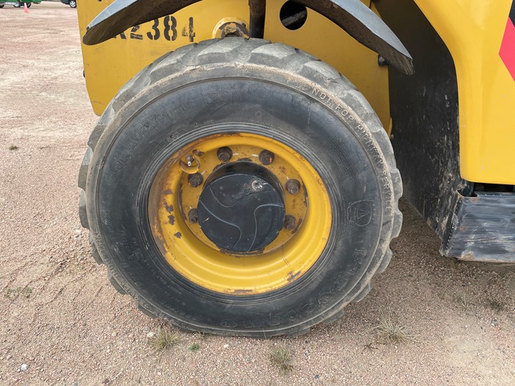 caterpillar-th255c-image-22