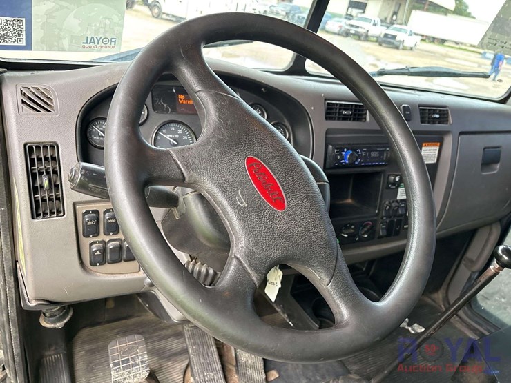 2014-peterbilt-337-image-13