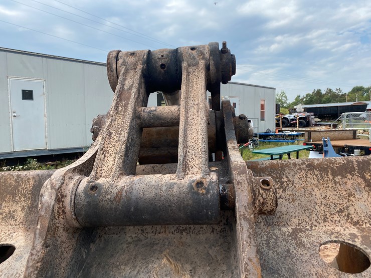 caterpillar-345-image-24