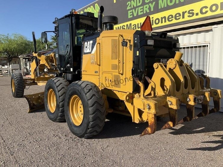 2012-caterpillar-12m2-image-7