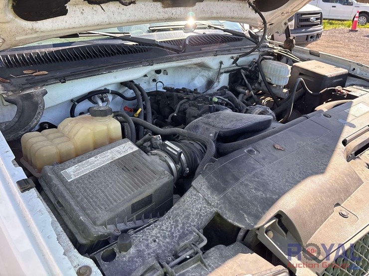 2004-chevrolet-silverado-2500-image-9