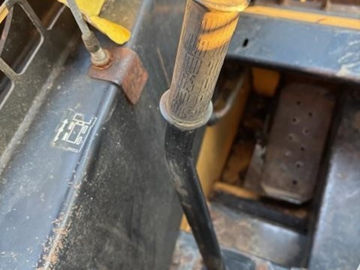 new-holland-lx665-image-12
