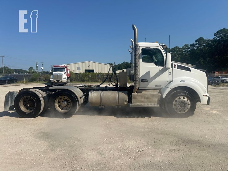 2015-kenworth-t880-image-2