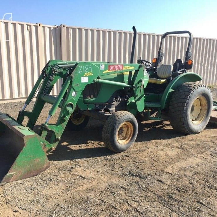 2006 JOHN DEERE 5225