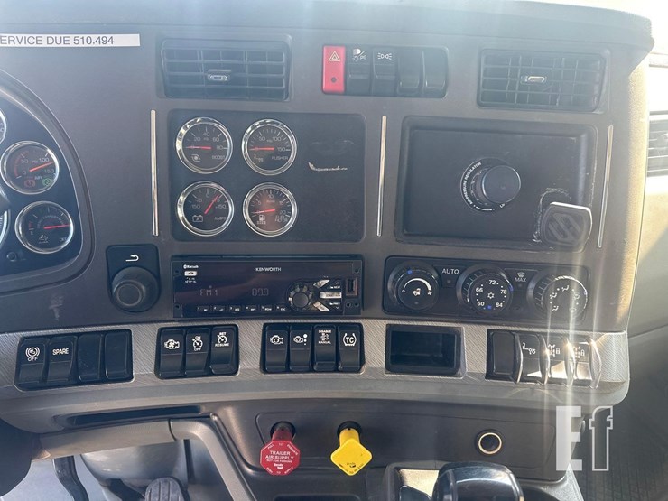 2018-kenworth-t880-image-28
