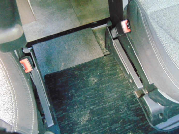 2015-dodge-ram-3500-image-5
