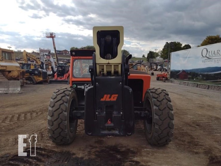 2023-jlg-1055-image-4