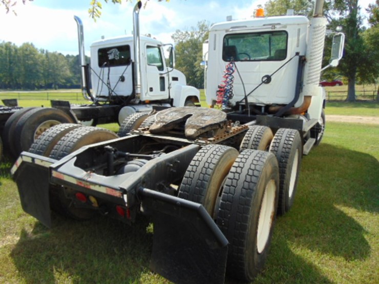 2004-mack-ch613-image-2