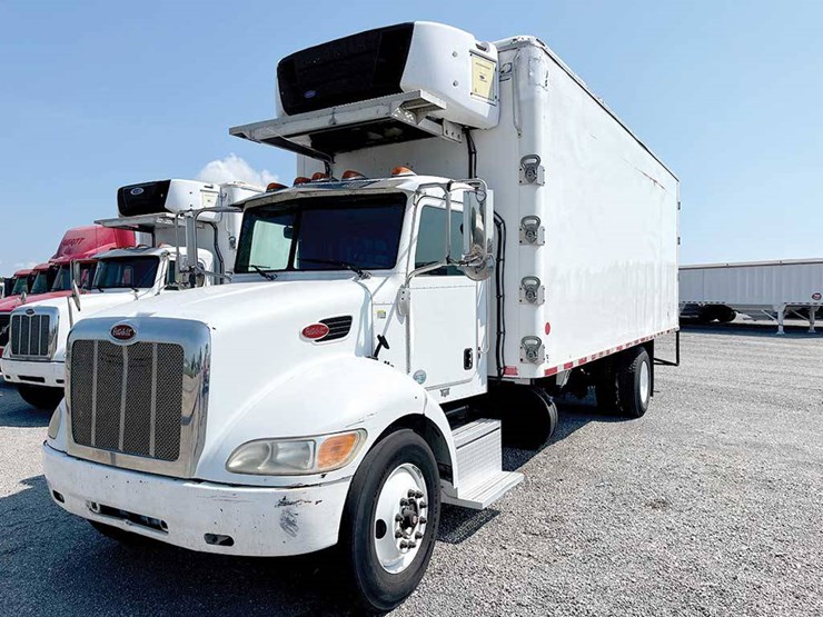 2014-peterbilt-337-image-1