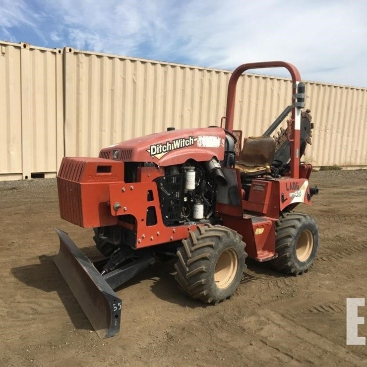 2015 DITCH WITCH RT40