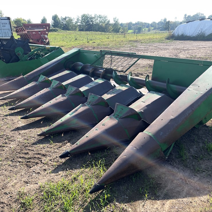 JOHN DEERE 643