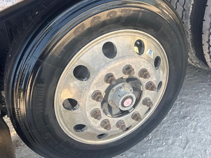 2018-kenworth-t880-image-10