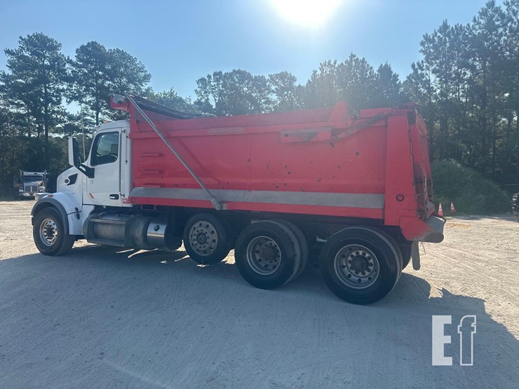 2019-peterbilt-567-image-7