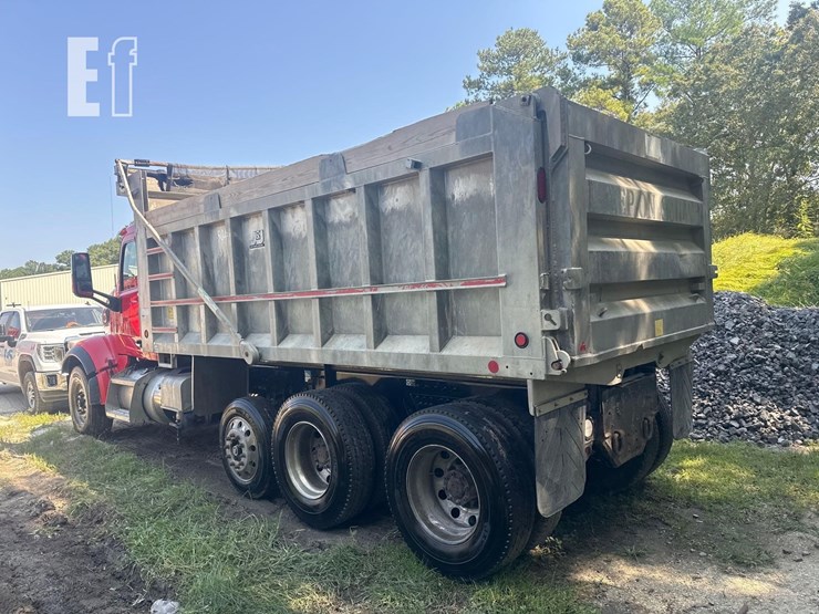 2017-peterbilt-567-image-5