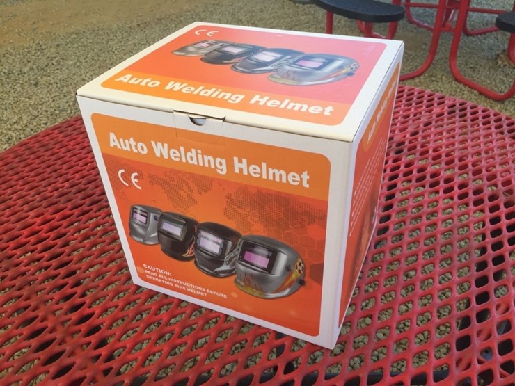 unused-auto-darkening-welding-helmet.-image-2