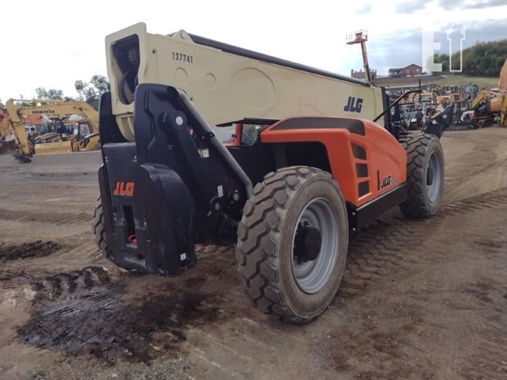 2023-jlg-1055-image-34
