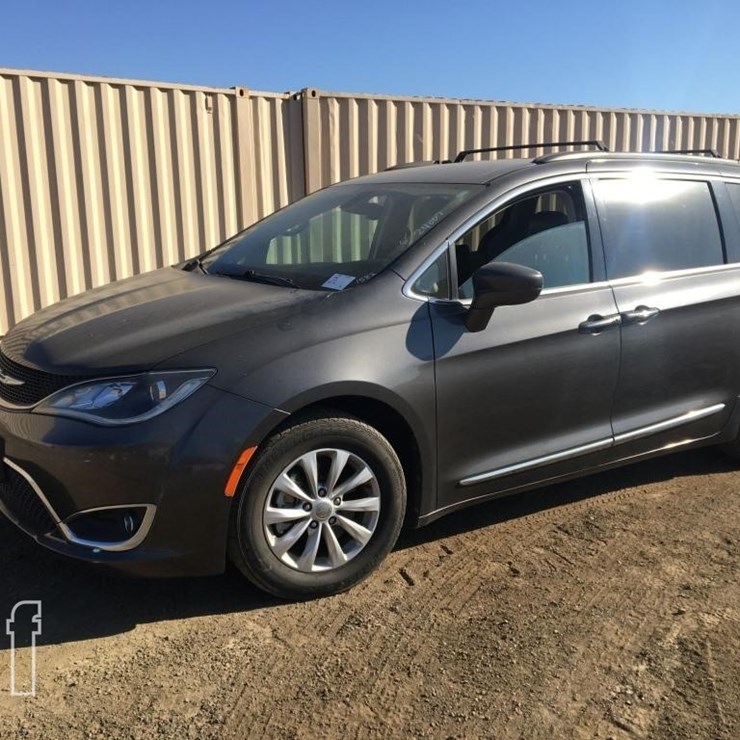 2017 CHRYSLER PACIFICA