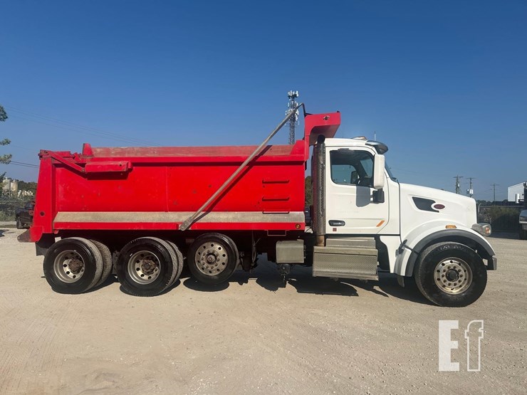 2019-peterbilt-567-image-2