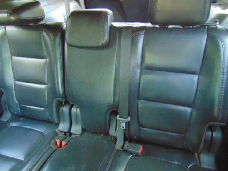 2012-ford-explorer-xlt-image-6