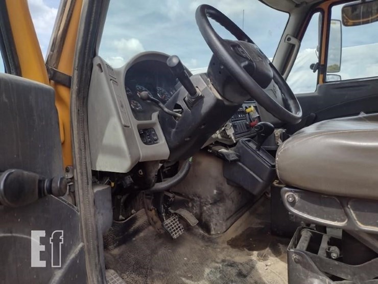 2018-international-durastar-4300-image-14