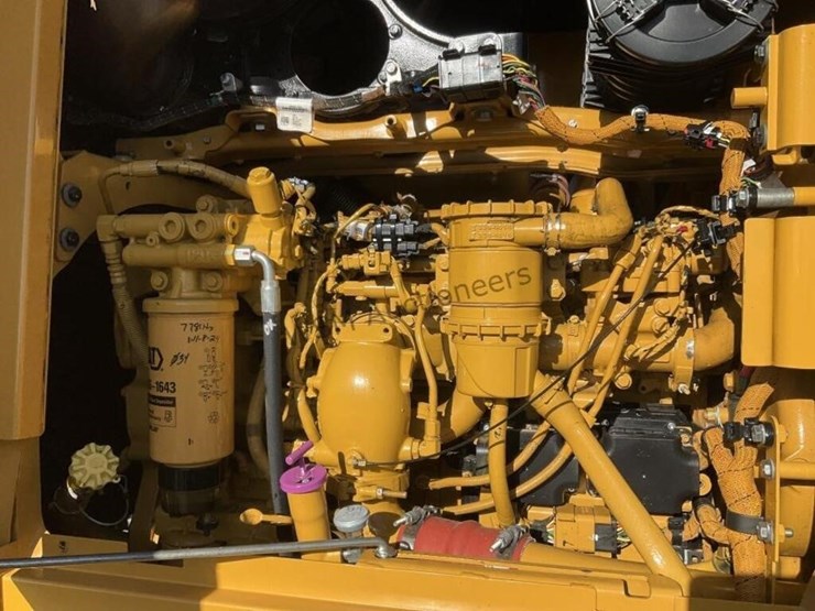 2012-caterpillar-12m2-image-16