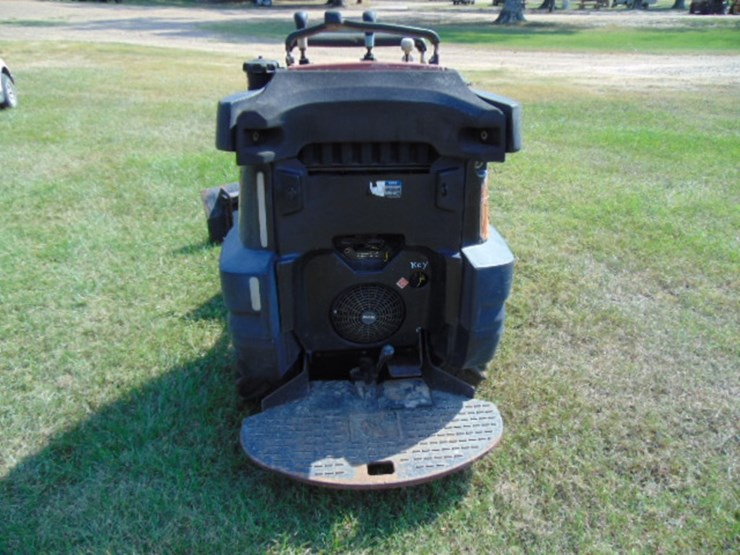 2011-ditch-witch-r230-image-3