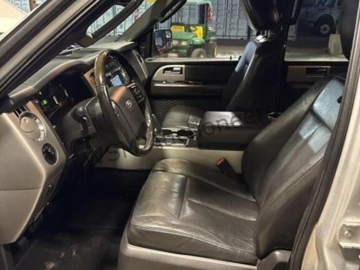 2013-ford-expedition-limited-image-22