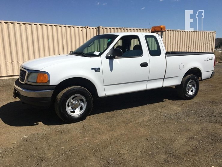 2004-ford-f150-xl-image-1